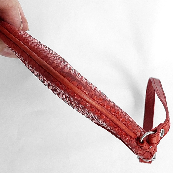 🗝Fossil Maddox Embossed Snakeskin Red Leather Wristlet - Picture 5 of 10